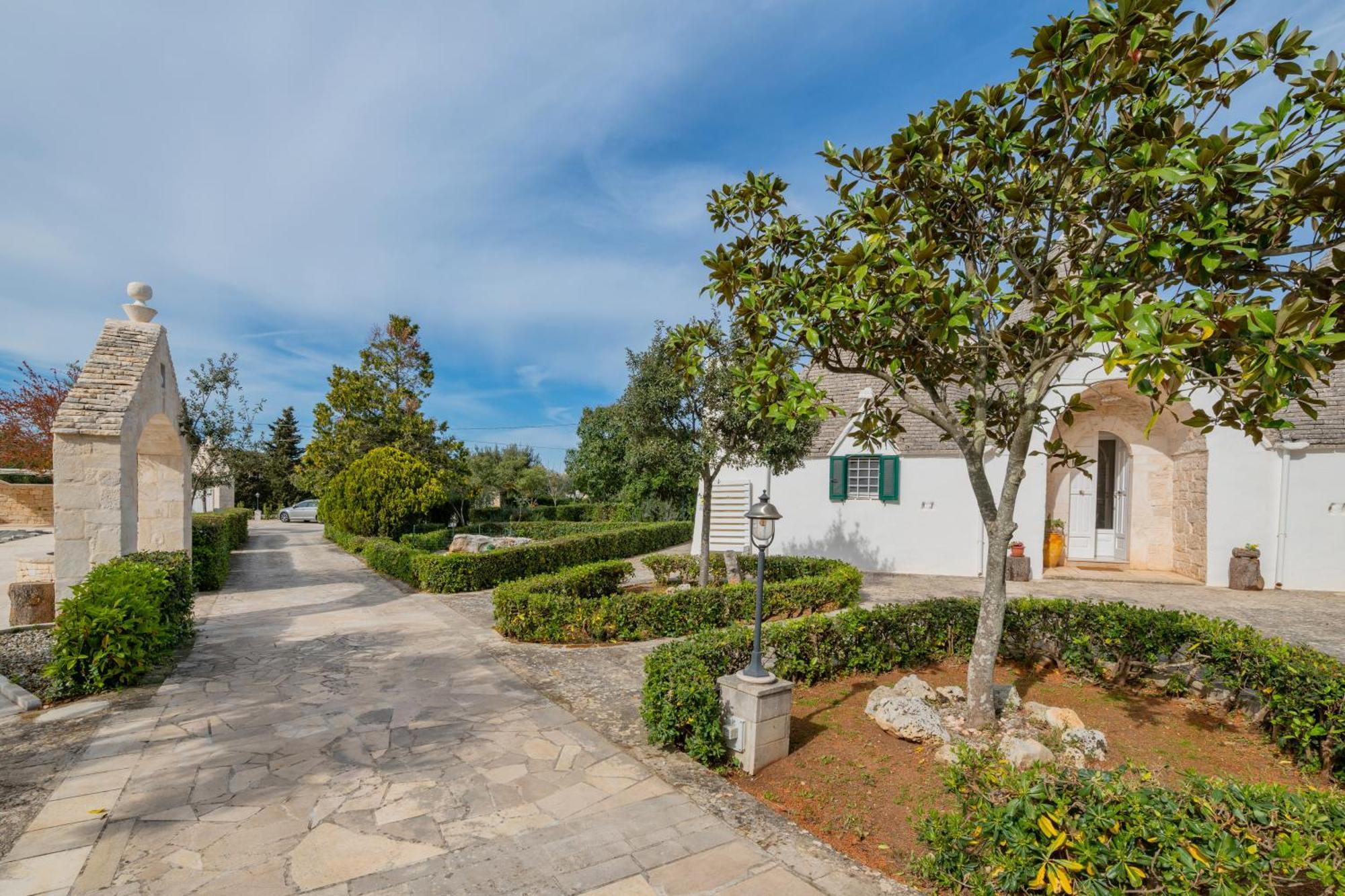 Trullo Degli Anelli In Masseria Cisternino Εξωτερικό φωτογραφία