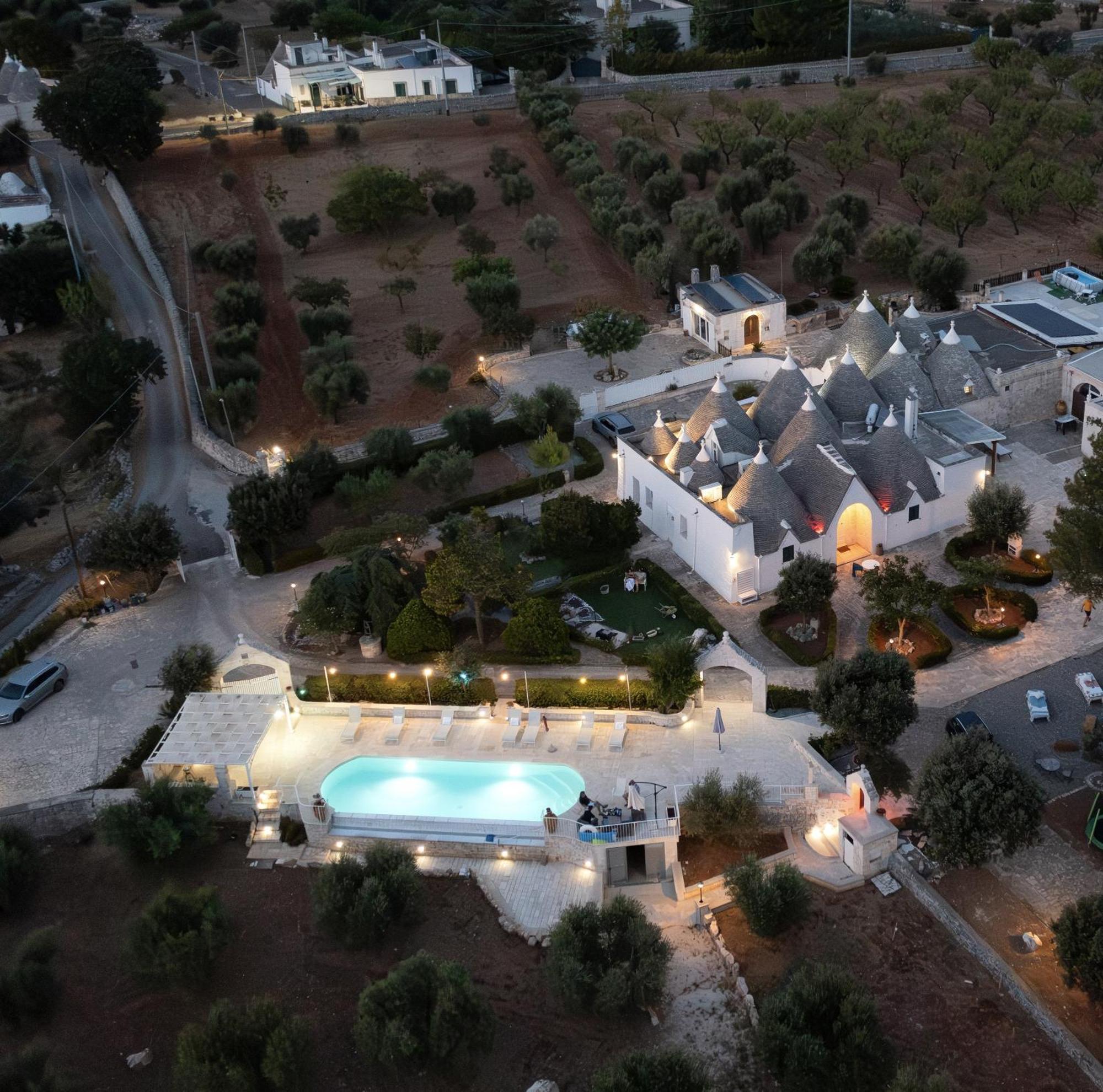 Trullo Degli Anelli In Masseria Cisternino Εξωτερικό φωτογραφία